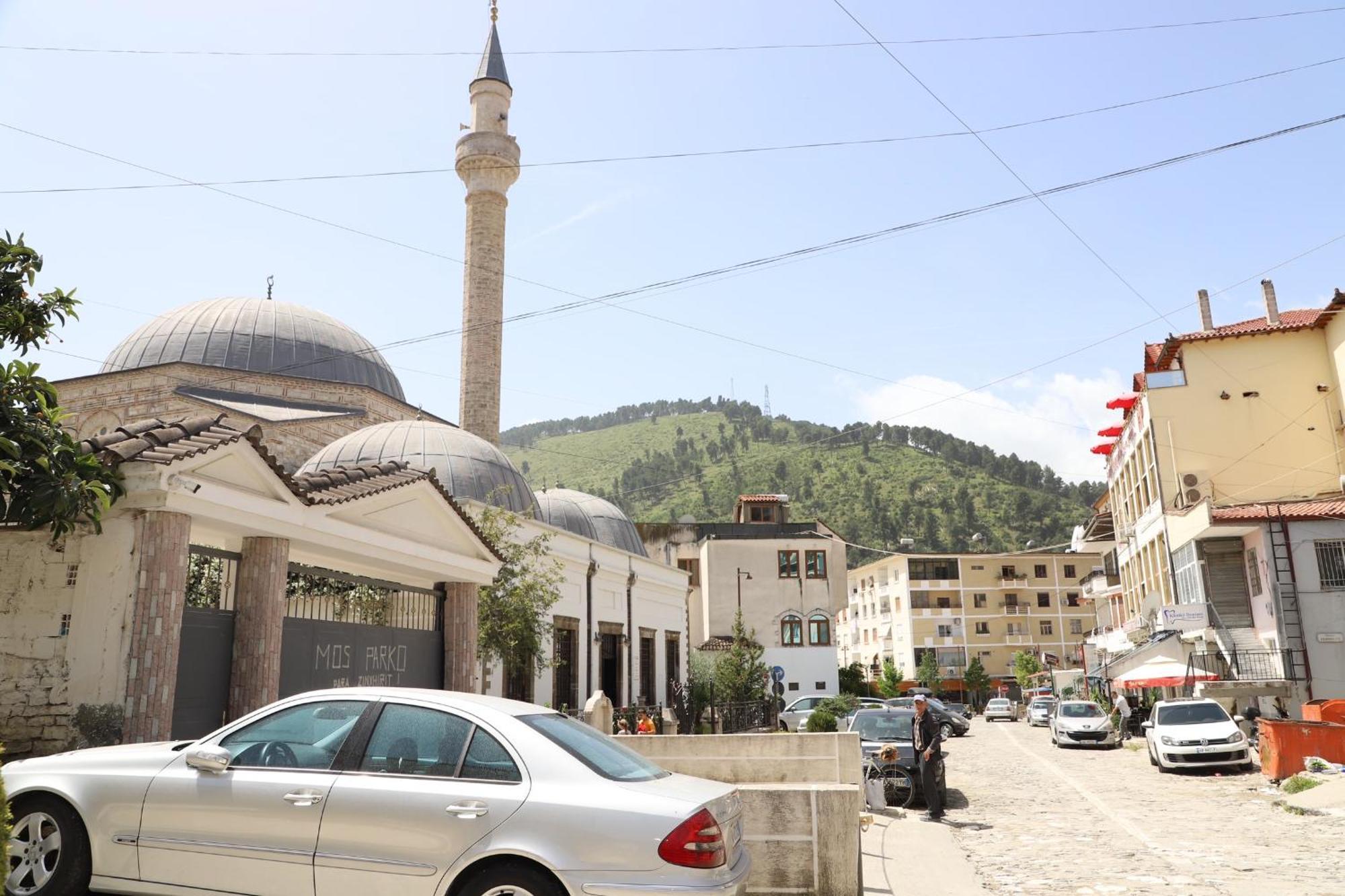 Guesthouse N&B Berat Exterior photo