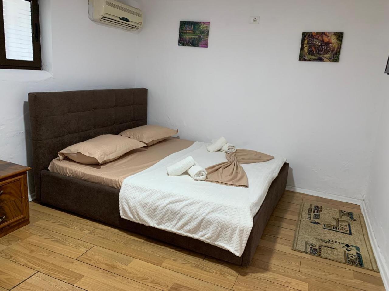 Guesthouse N&B Berat Exterior photo